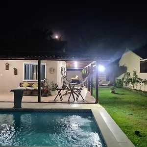 Casa Unamar Com Piscina Privativa Casa de Férias